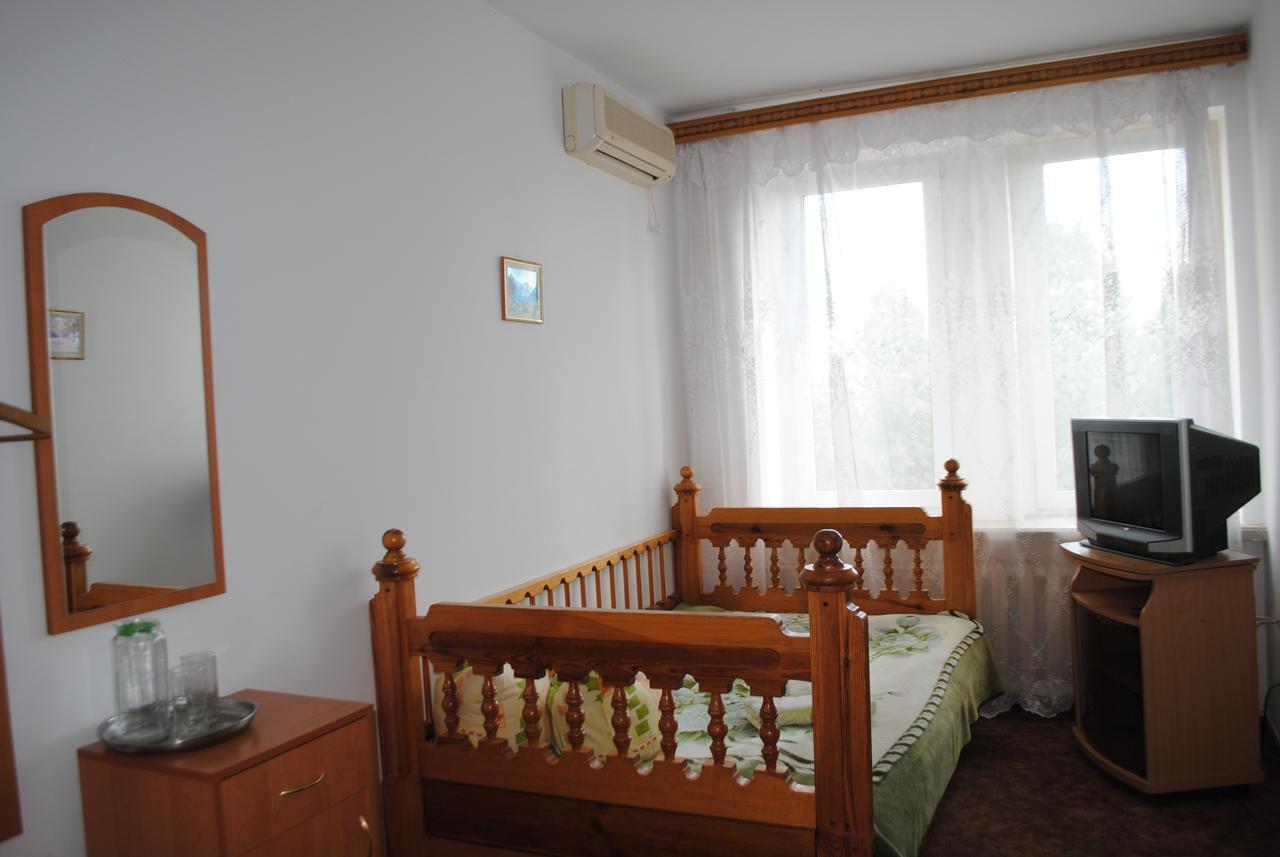 Hotel - Restaurant "Lion'S Heart" Velyka Omelyana Exterior foto